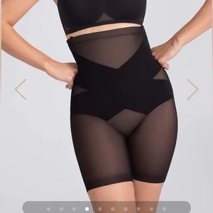 HoneyLove SuperPower Short